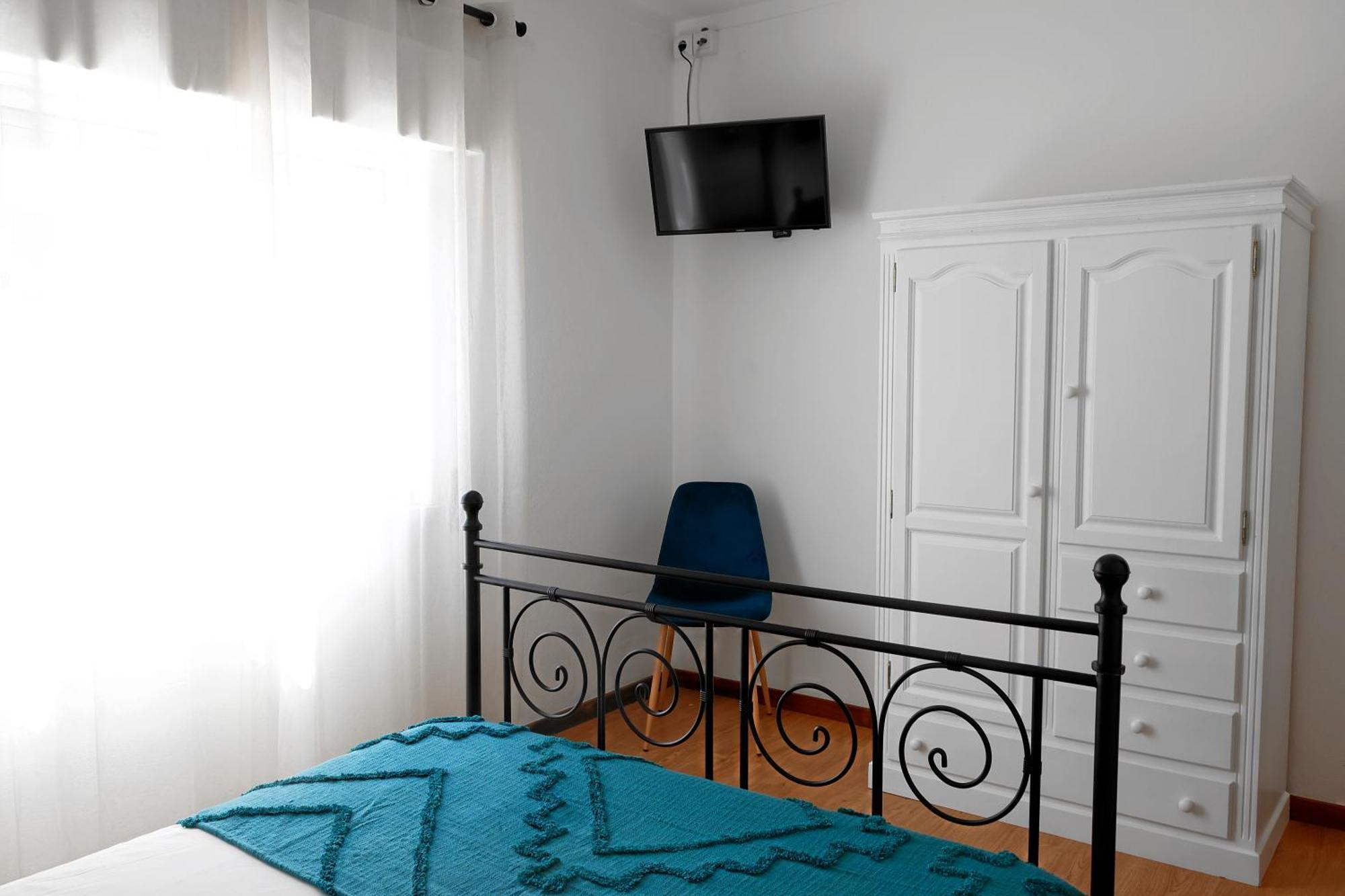 *Private Outdoor Area* 300M-Beach, Swing/No Stairs Сан-Мартинью-ду-Порту Экстерьер фото